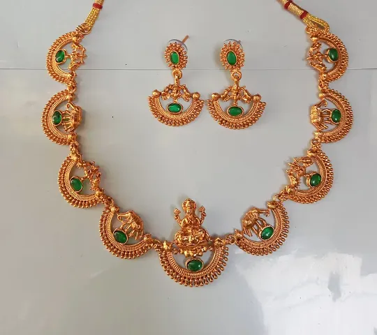 Elite Graceful Necklace Set