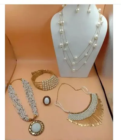 Must Have Alloy Jewellery Set 