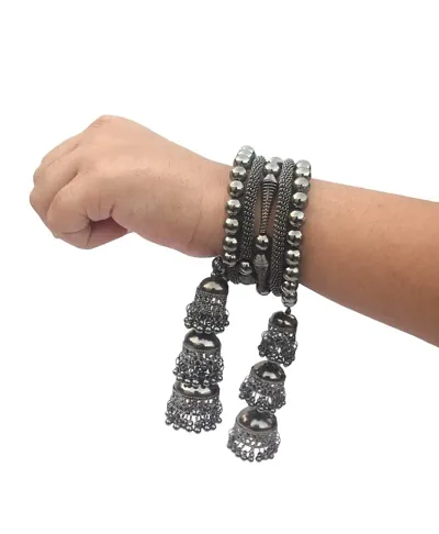 Fashionable Bracelets for Girls and Women. 