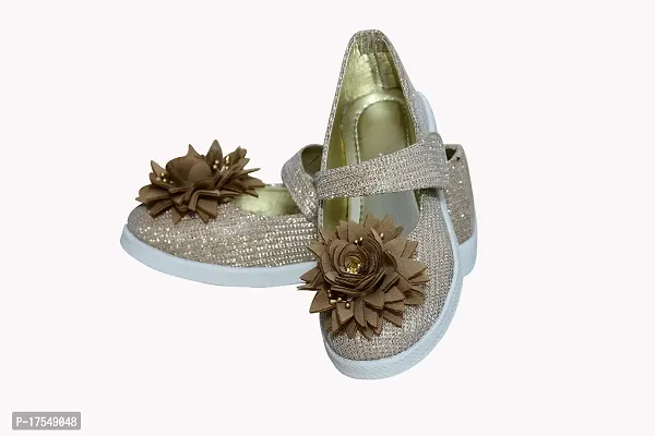 Girl Children Fashion Designer Cute Bowknot Pearl Party Sandals Ex-23s5097  - China Slipper and Sandal price | Made-in-China.com