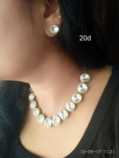 Beautiful Kundan Stone Necklace Set with Earring