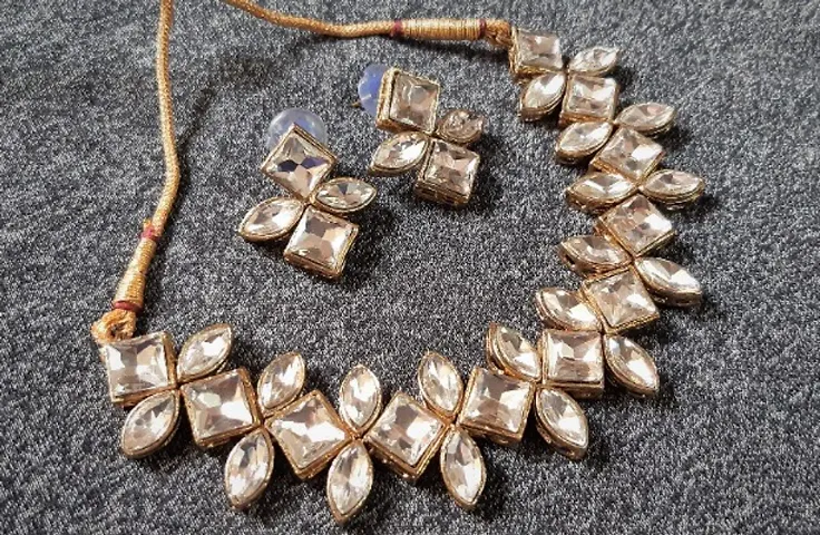 Beautifully Crafted Designer Kundan Necklace Set