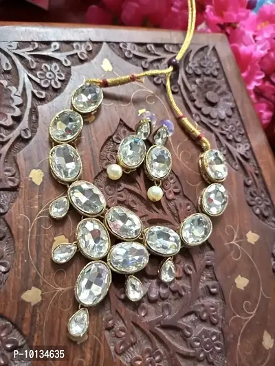 Graceful Golden Color Jewellery Set For Women