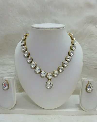 Shining And Trendy Kundan Necklace Set