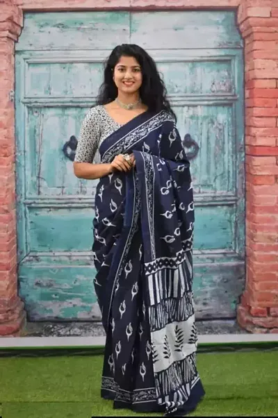 Elegant Cotton Printed Ikat Sarees With Blouse Piece