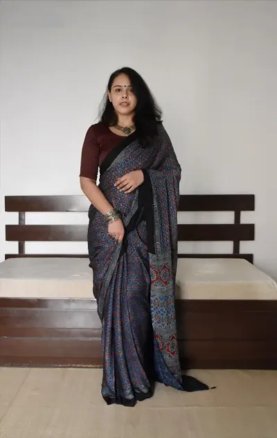 Classical Fabulouse Silk Saree with Blouse piece For Women