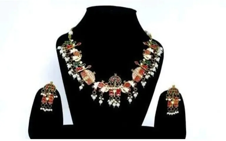 Elegant Plastic Gold-Plated Jewellery Set