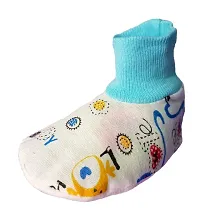 BRANDONN Newborn Set of Cap, Gloves and Socks Mitten Set for Babies Pack of 1-thumb3