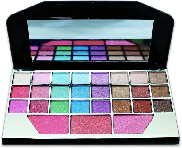 Professional Makeup Look Eyeshadow Palette With Makeup Essentials