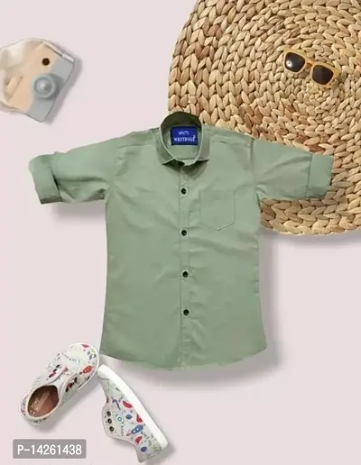 Stylish Green Cotton Solid Shirts For Boys