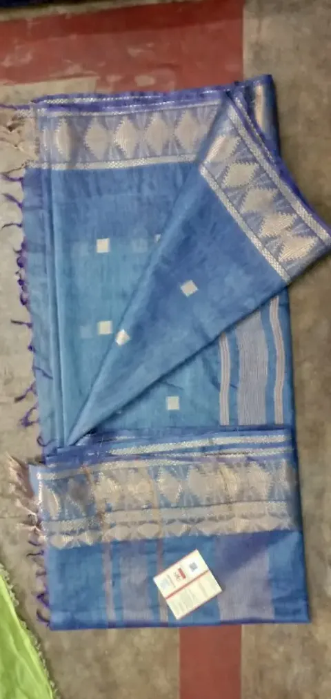 Beautiful Silk Saree with Blouse piece