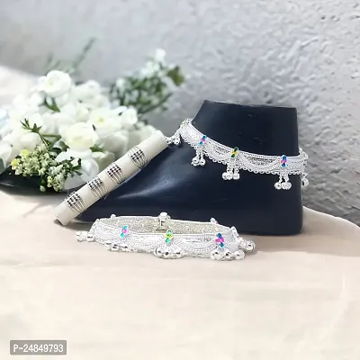 Shimmering Silver Alloy Emerald Anklet For Women
