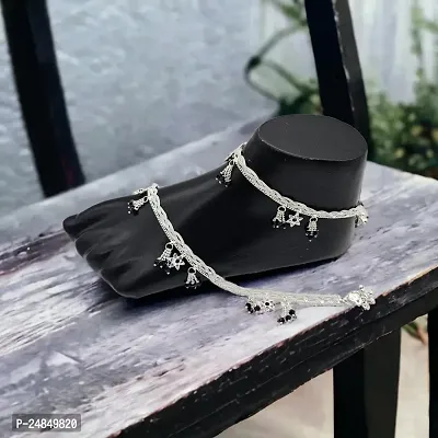 Shimmering Silver Alloy Emerald Anklet For Women