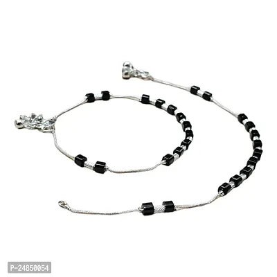 Shimmering Silver Alloy Emerald Anklet For Women