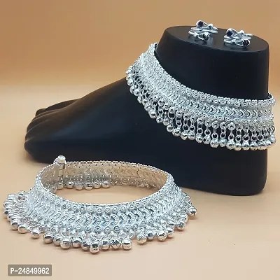 Shimmering Silver Alloy Emerald Anklet For Women