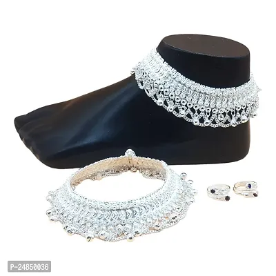 Shimmering Silver Alloy Emerald Anklet For Women