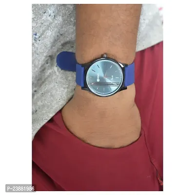 Analog watches in a classic design, perfect for Boys and men, have a round steel face and a silicane strap.-thumb3