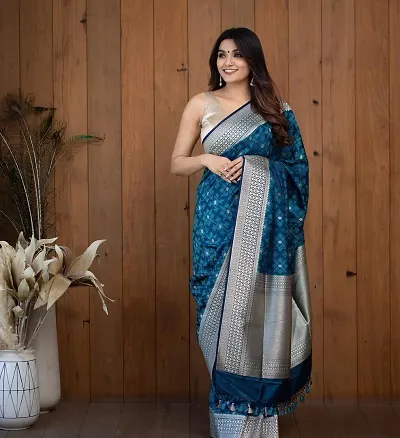 Classic Silk Blend Jacquard Saree with Blouse piece