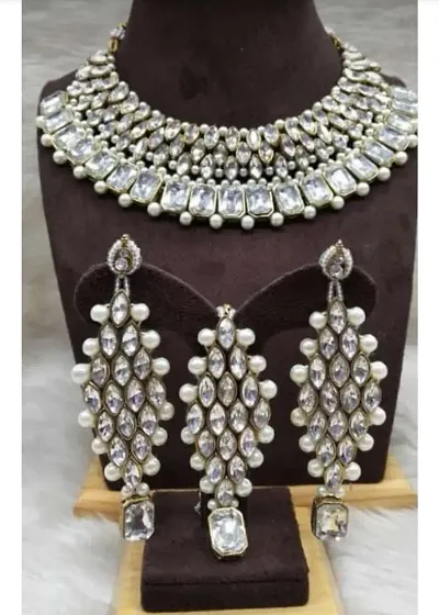 Trendy Alloy Kundan Choker Jewellery Set