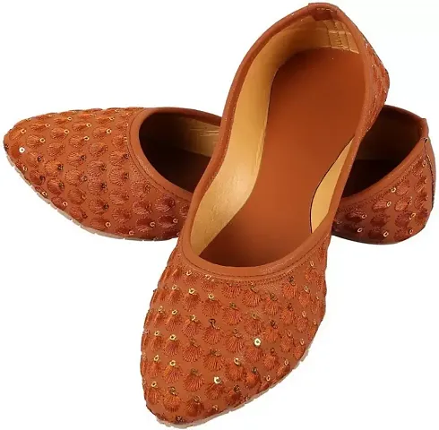 Fashionable ethnic footwear For Women 