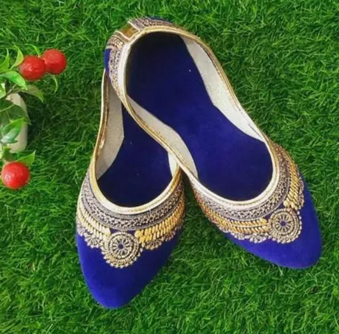 Comfortable ethnic footwear For Women 