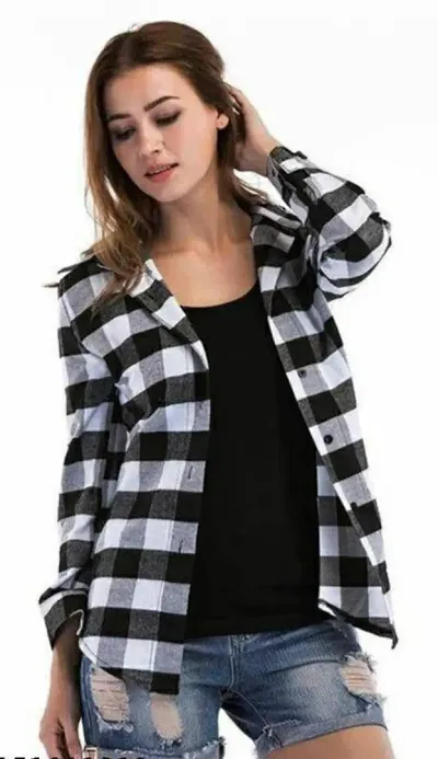 women latset check shirt