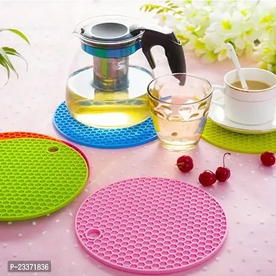 1PC SILICONE HOT MAT USED FOR BREAKFAST, LUNCH AND DINNER PURPOSES IN DIFFERENT-DIFFERENT PLACES