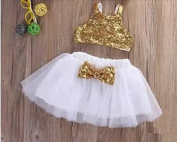 Girl's Stylish Top & Skirt Clothing Set