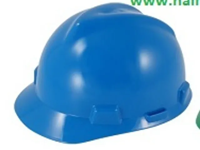 Safety Helmet made by Sold Plastic and with Full Head Protection