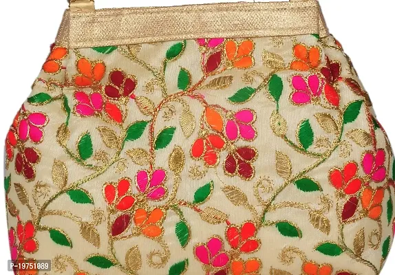 SUNVIKA HOUSE Beautiful Golden Handbag For Women-thumb4