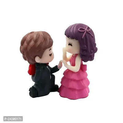 Lovers Proposing Style Couple Miniature Fingurine Decorative Showpiece For Girlfriend Boyfriend