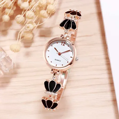 Bracelet 3 Petal New Analog Watch For Women