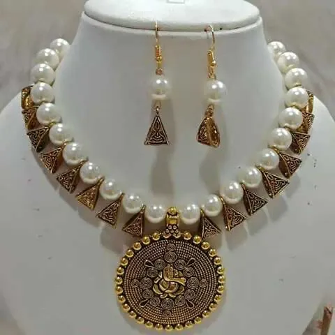 Beaded Temple Necklace Set
