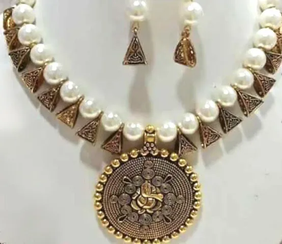 Casualwear Pearl Necklace