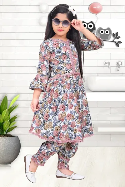 Beautiful Georgette Kurta And Pant Set For Girls