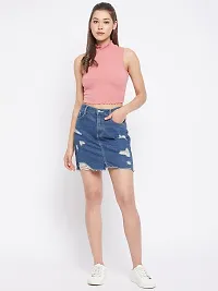 LE BOURGEOIS Women Solid Slim Fit Casual Crop Top-thumb3