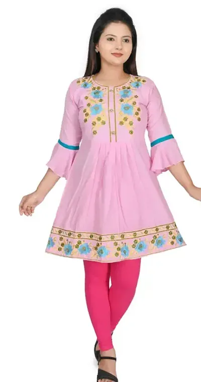 Stylish Rayon Slub Kurta For Women