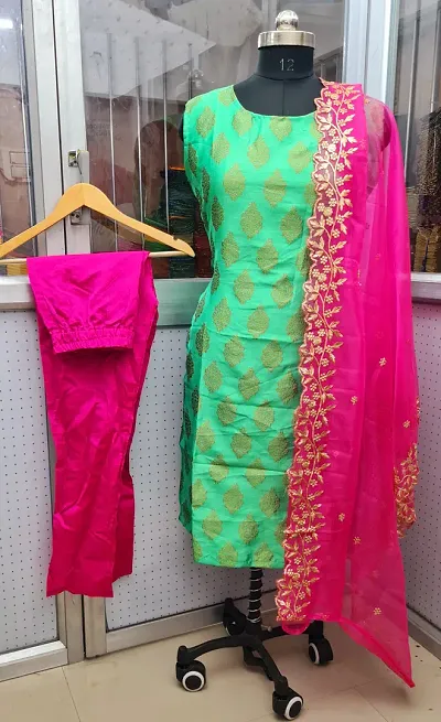 Stylish Jacquard Kurta And Pant With Dupatta Set For Women