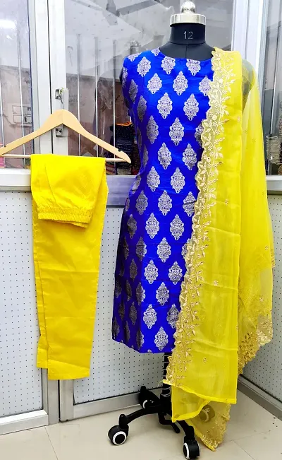 Stylish Jacquard Kurta And Pant With Dupatta Set For Women