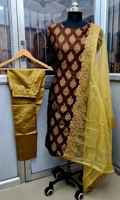 Stylish Jacquard Kurta And Pant With Dupatta Set For Women