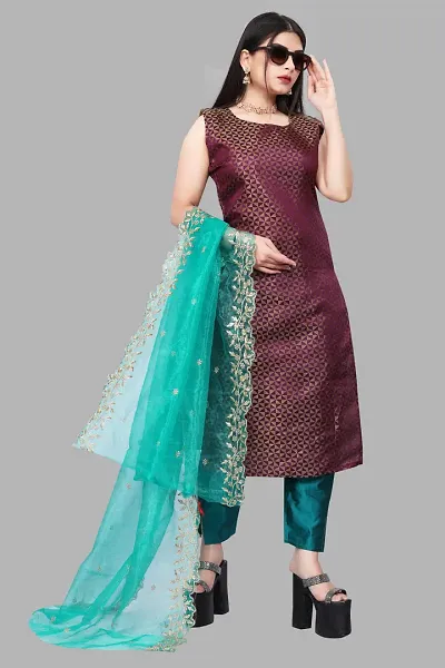 Stylish Jacquard Kurta And Pant With Dupatta Set For Women