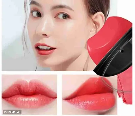 Lip shape beautiful lipstick red color