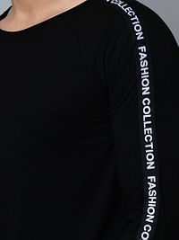 Men's Black Cotton Blend Self Pattern Round Neck Tees-thumb2