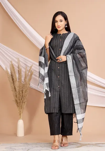 Stylish Kurta, Bottom And Dupatta Set For Women