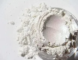 SHIMMERY SHINY GLOW WHITE POWDERY HIGHLIGHTER-thumb1