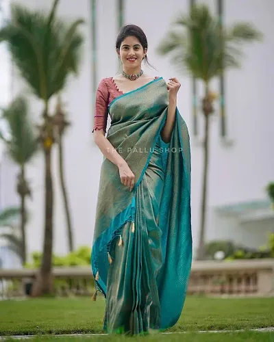 Stylish Silk Blend Saree With Blouse Piece For Women