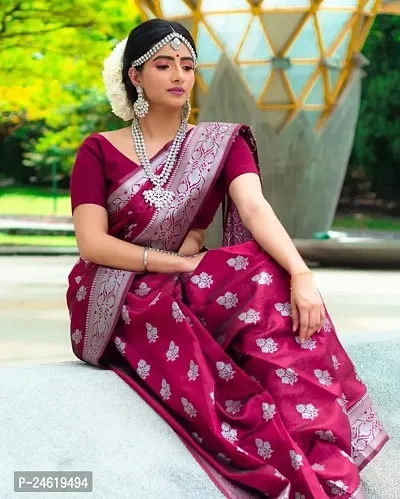 Stylish Silk Blend Saree With Blouse Piece For Women