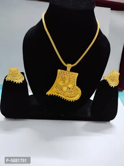 women gold plated pendent set