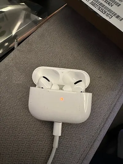 Airpods pro in black color hot sale