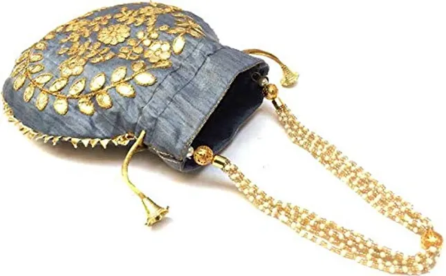 Best Designer Bridal Handbags For Your Wedding Celebrations | Bridal  handbags, Bridal purse, Bridal bag